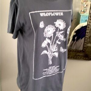 GRAPHIC WILDFLOWER TEE SHIRT NEW SHORT SLEEVE SIZE SMALL